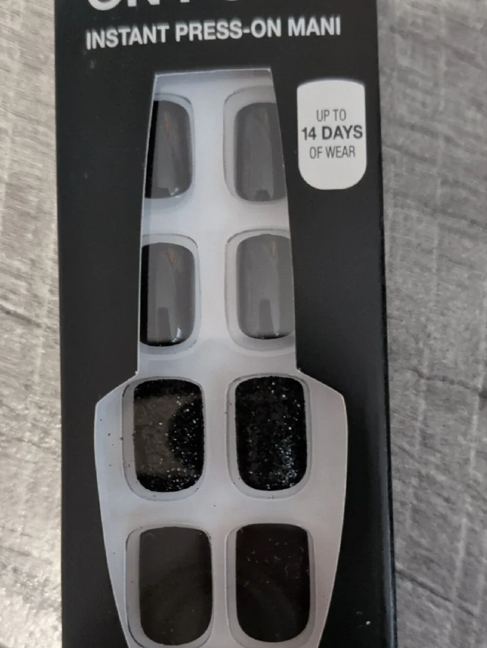 OPI On Point Press-On Mani - Little Black Onyx Dress (Black)